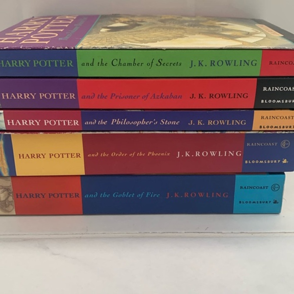 5 Harry Potter books in excellent condition
